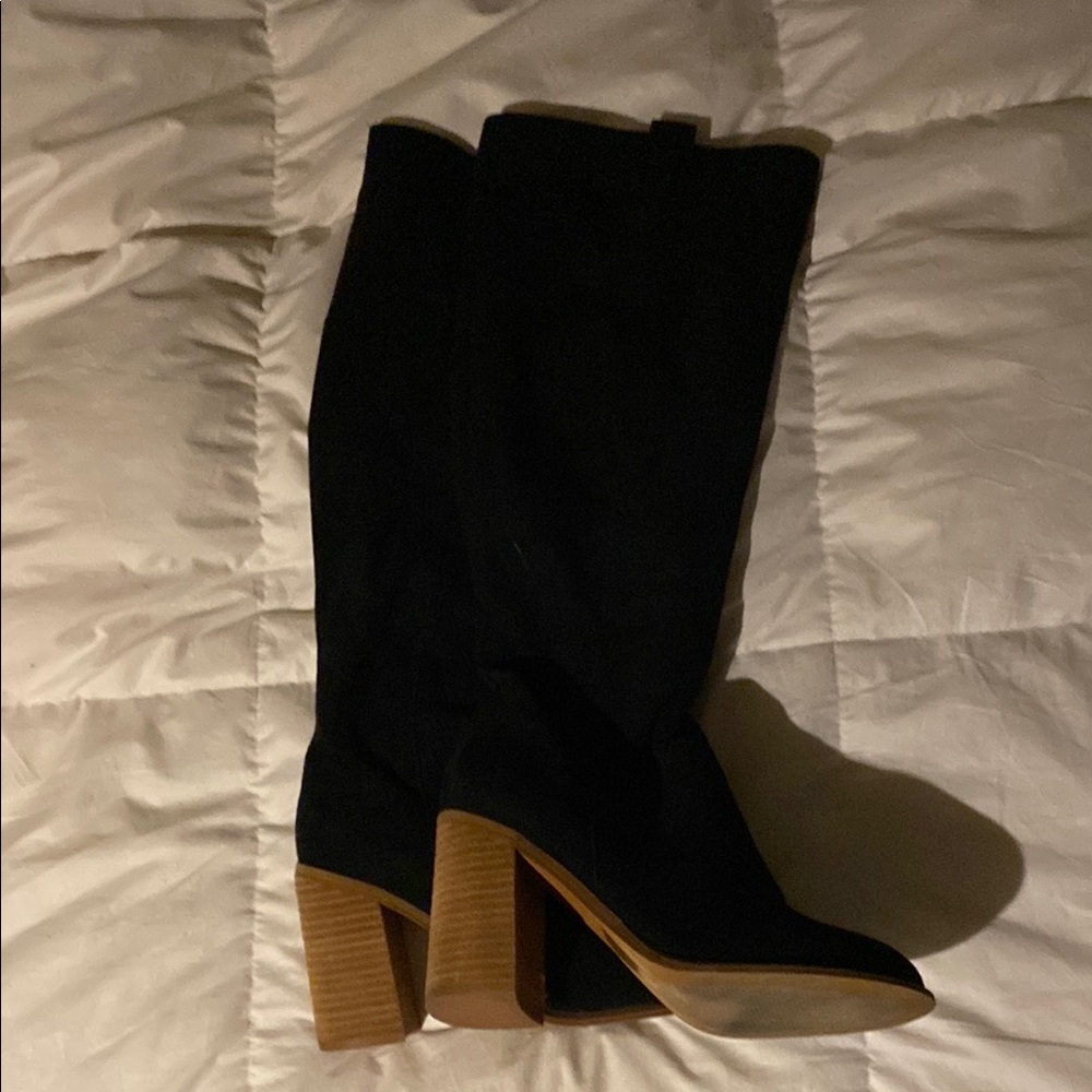 VICI Black Knee-High Boots with Wooden Heel